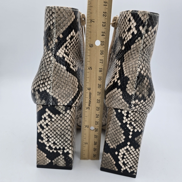 NWOT BCBGeneration Briel Booties, Women's 5.5, Natural Snake Print - Picture 6 of 16